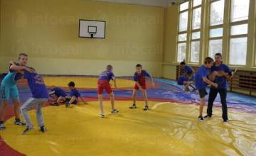 Обучение по борба - СУ Георги Стойков Раковски Добрич